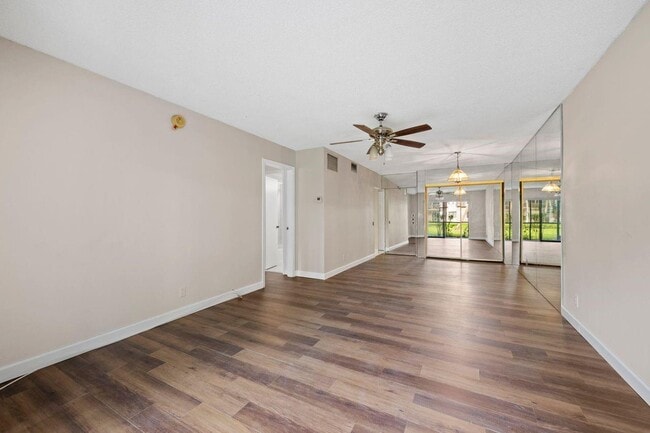 Photo - 3101 Oakland Shores Dr Unit H108