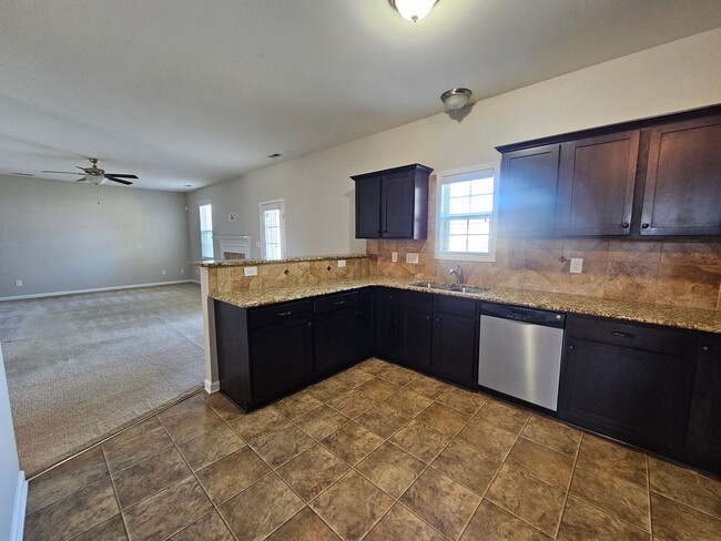 Photo - Marvelous 3 Bedroom Home in Lexington Plantation!