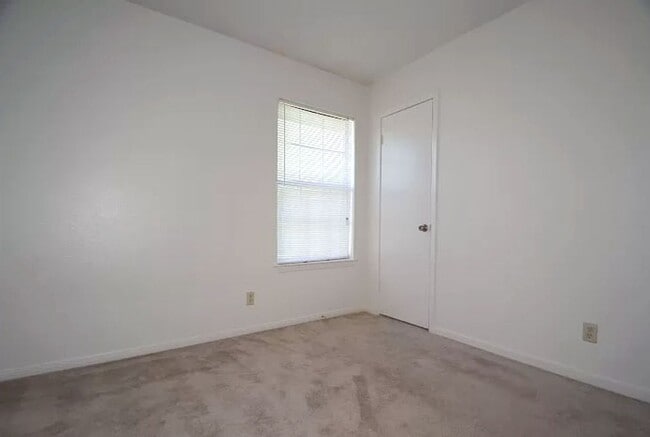 Photo - 3106 Courtney Ln Unidad # A