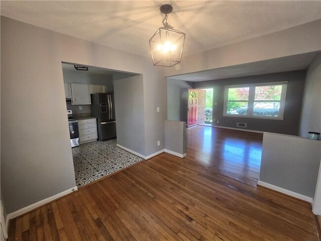 Photo - 2971 Belaire Cir