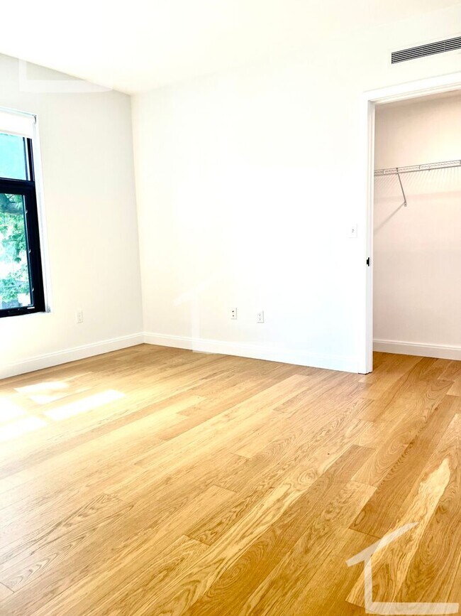 Photo - Avl NOW! No fee! New const. 2BR/2BA near P...