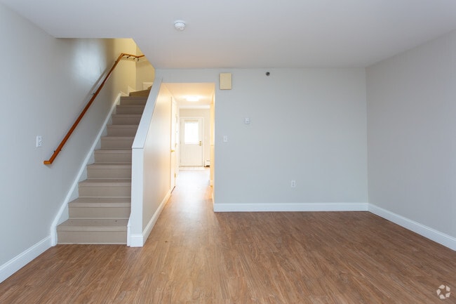 Photo - Auburn Court