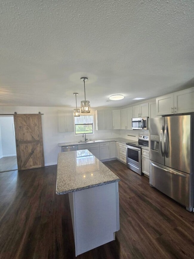 Photo - Location Friendly!!