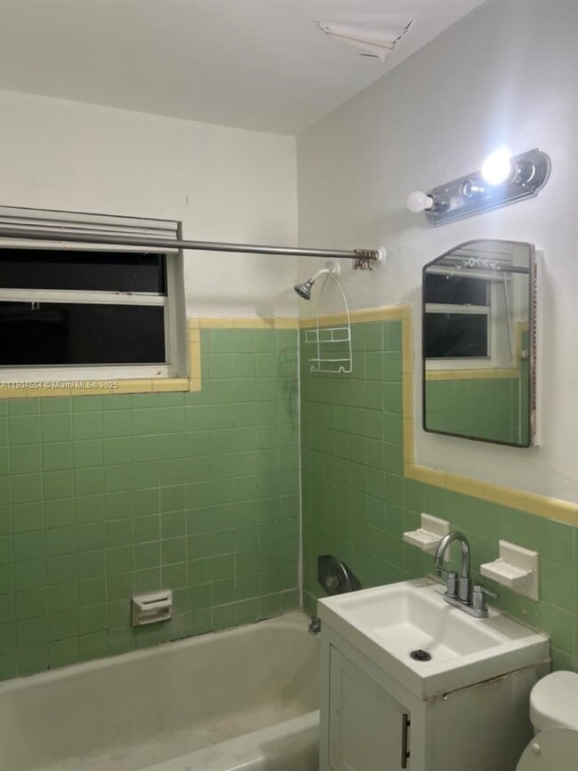 Photo - 1931 Jefferson St Unidad E