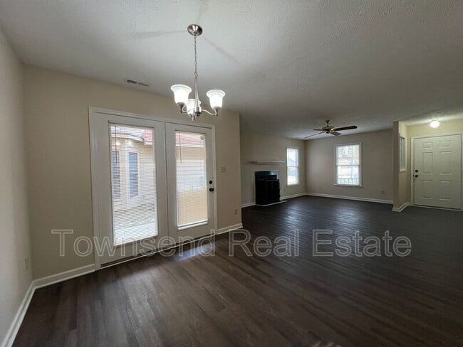 Photo - 2587 Gotts Ln