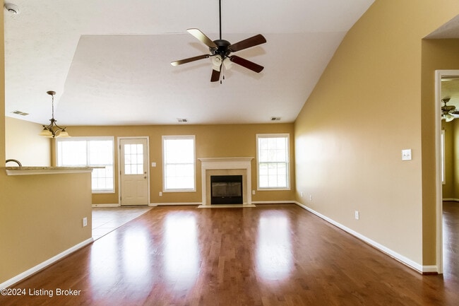 Photo - 1911 Belay Way