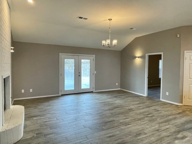 Photo - Beautiful updated 3 bed 2 bath