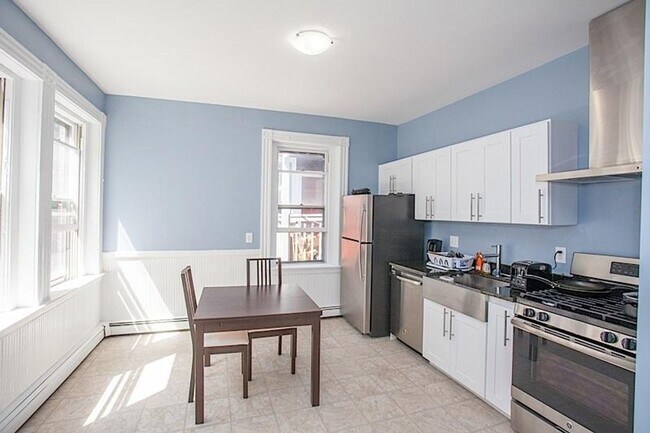 Photo - 9/1 Sunny, renovated 3BR near Central, Inman, Kendall
