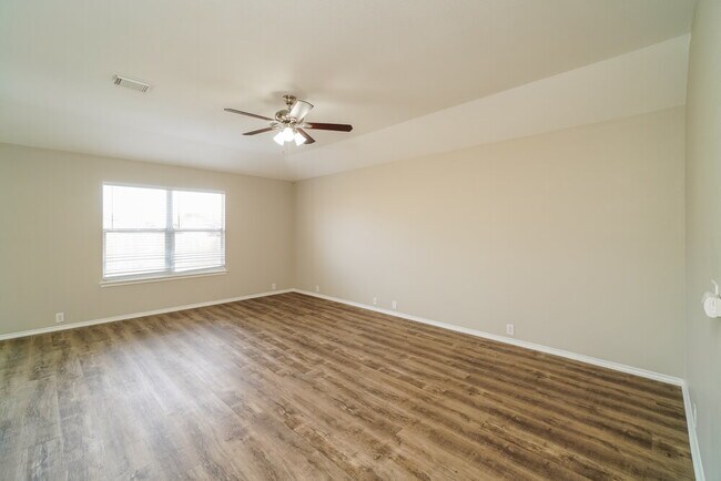 Photo - 15810 Brisbane Dr