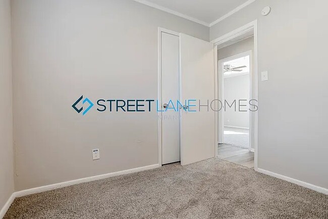 Photo - 4202 Snellings Dr