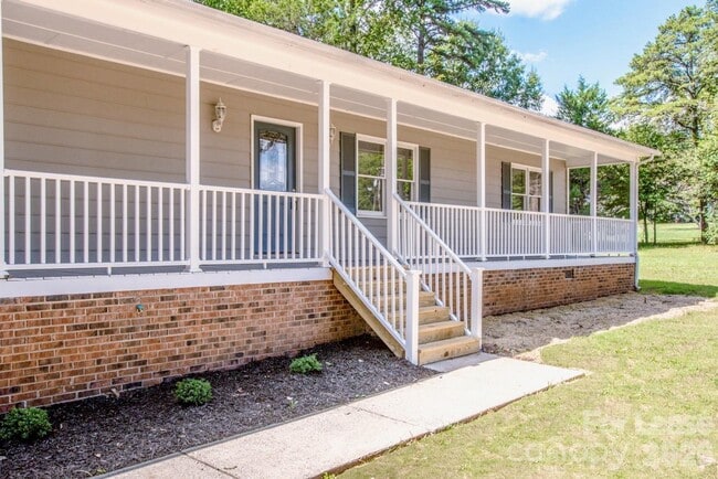 7730 Deer Track Dr