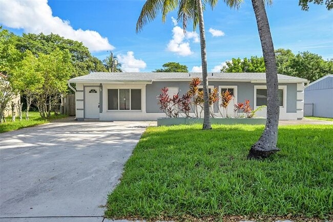 Building Photo - 6421 SW 16th St Rental