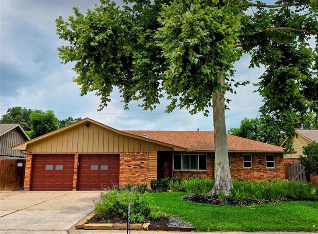 Photo - 2527 Willowby Dr House