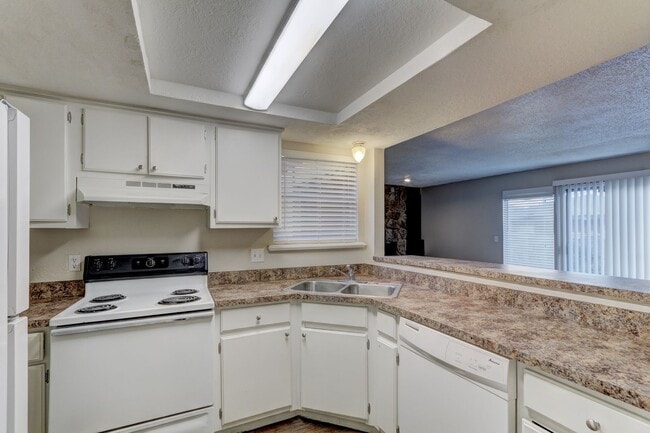 Photo - 3 bed 1.5 bath duplex in Midwest City