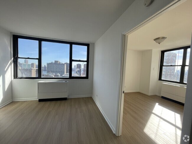 Building Photo - 200 E 27th St Rental