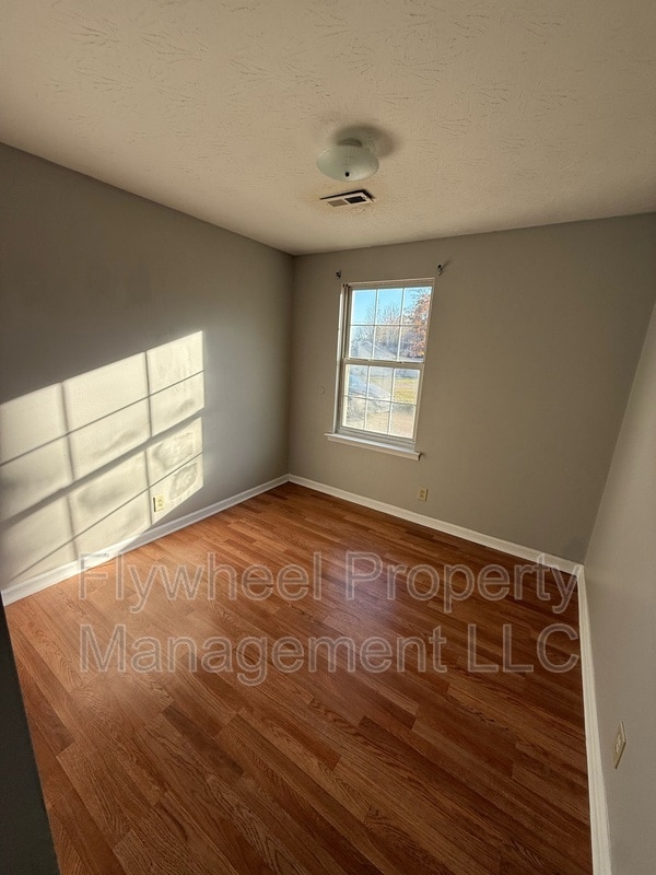 Photo - 132 N Poole St