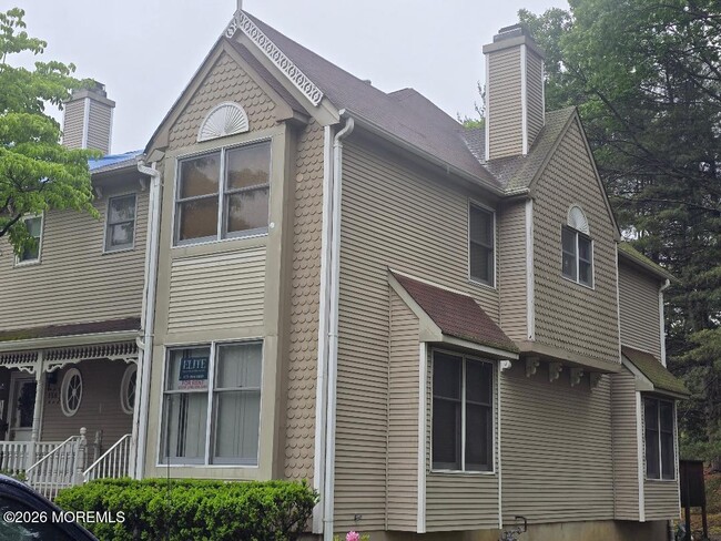Photo - 157 Northampton Dr