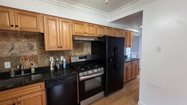 Building Photo - 131 Josephine Ave Unit 2