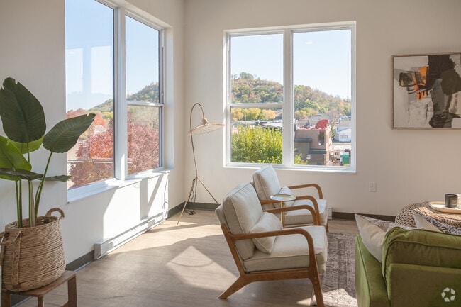 Building Photo - Avanti Rental