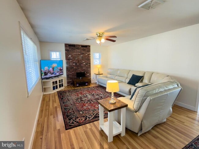 Photo - 307 Pemberton Blvd