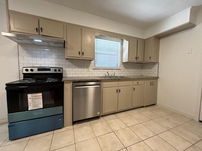 Photo - 107 Lea Pl