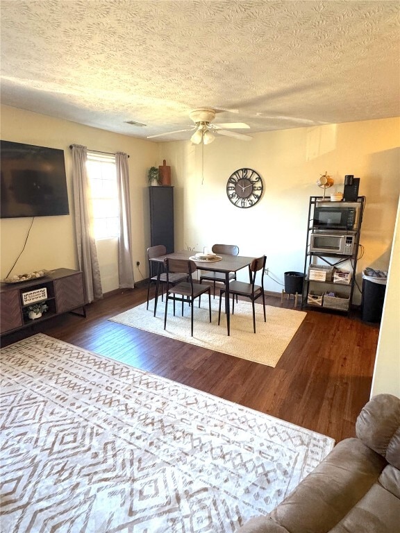 Photo - 1307 Main St