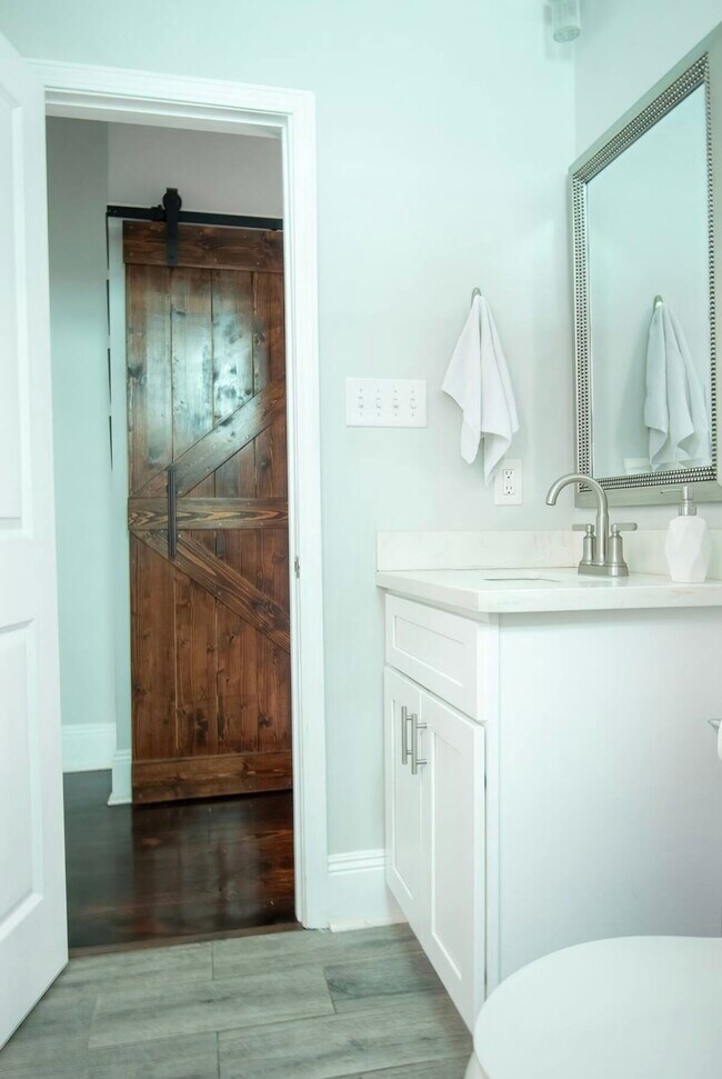 Photo - 2104 Marais St