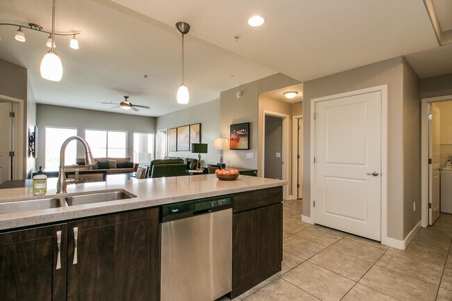 Photo - 5450 E Deer Valley Dr Unidad 4173