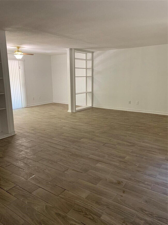 Photo - 5625 Antoine Dr Unit 708