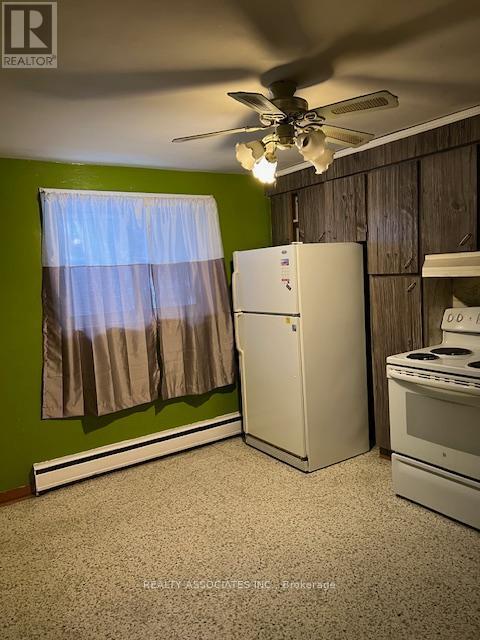 Photo - 586 Warden Ave.