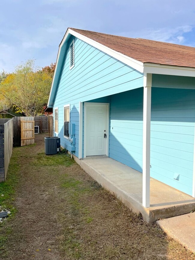 Photo - 12402 Alderbrook Dr Unit A