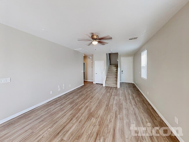 Photo - 11729 Giles St