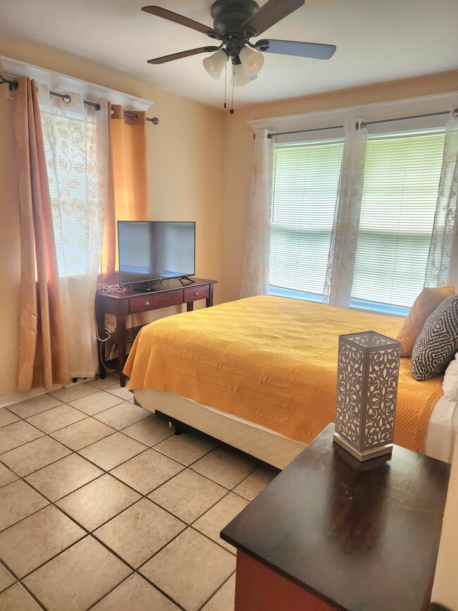 402 Ulman Ave Unit 402B