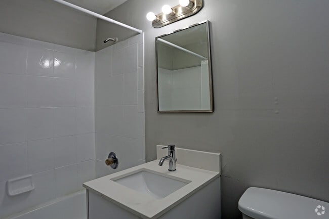 Photo - Poinsettia Place Apartments