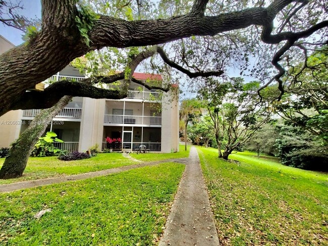Photo - 610 NW 13th St Unidad 11