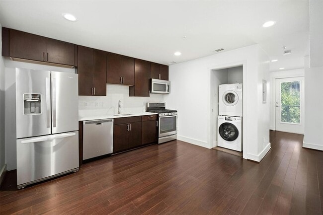 Building Photo - 1603 Enfield Rd Unit 301