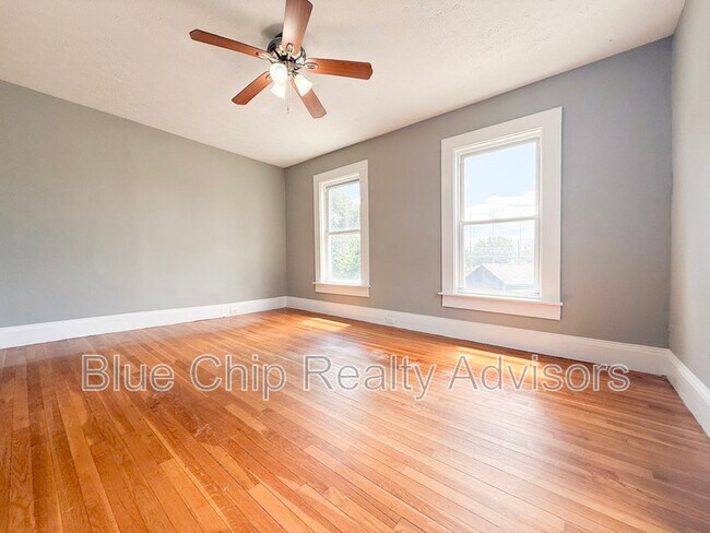 Photo - 402 Auburn St Unit 1F