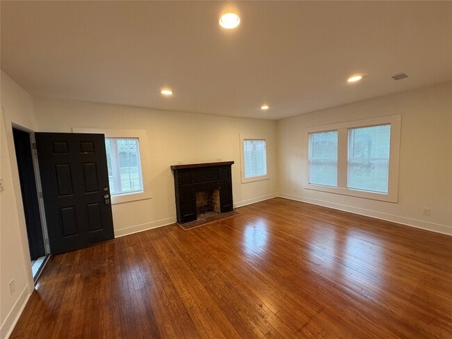 Photo - 1637 Bonnie Brae St