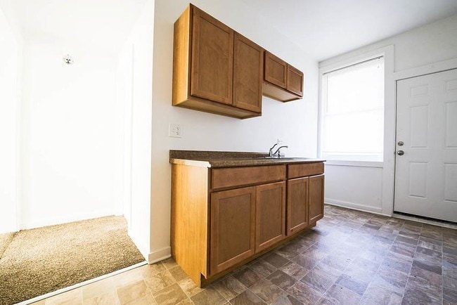 Photo - 7120-32 S Wabash