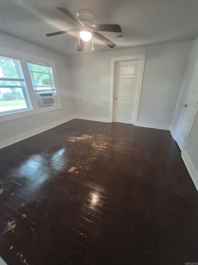 Photo - 204 Glover St