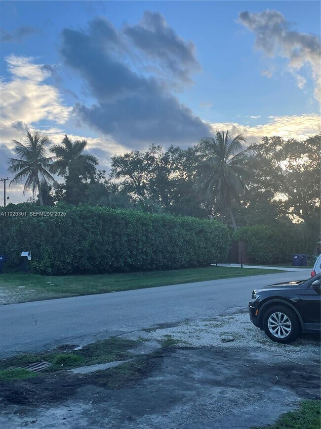 Photo - 1451 NE 118th St