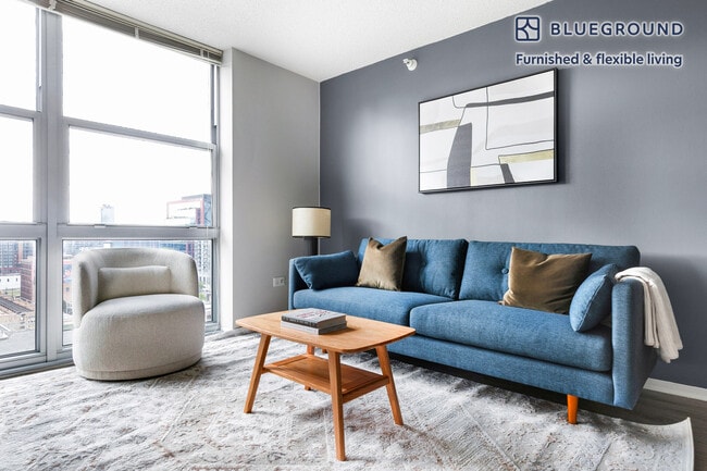 Building Photo - 180 N Jefferson St Unit FL15-ID1332 Rental