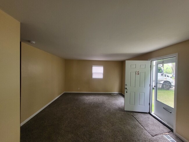 Photo - 3 bedroom home on Flint's North-east side