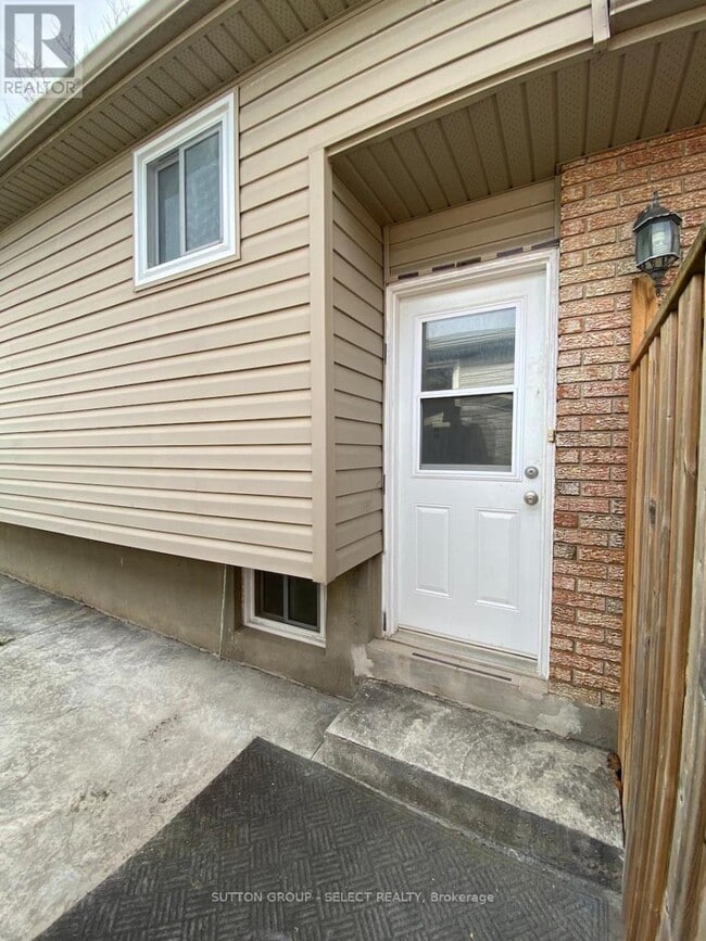 Photo - 19 Poplar Crescent