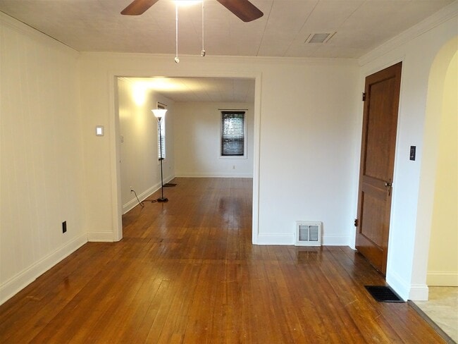 Photo - 160 Mechanic St