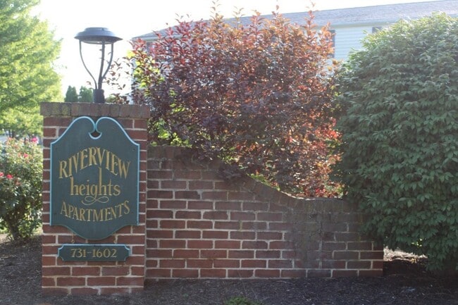Riverview Heights Apartments