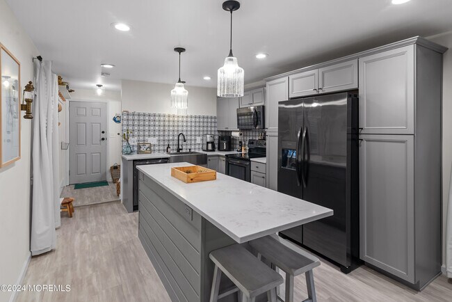 Photo - 81 Franklin Ave