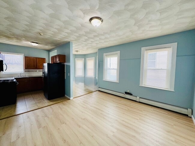 Photo - 19 Spruce St Unit 1R