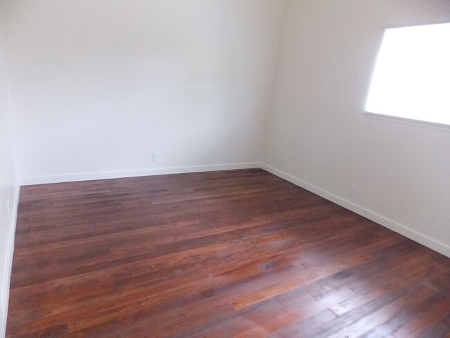 Photo - 856-860 32nd St Unit 858