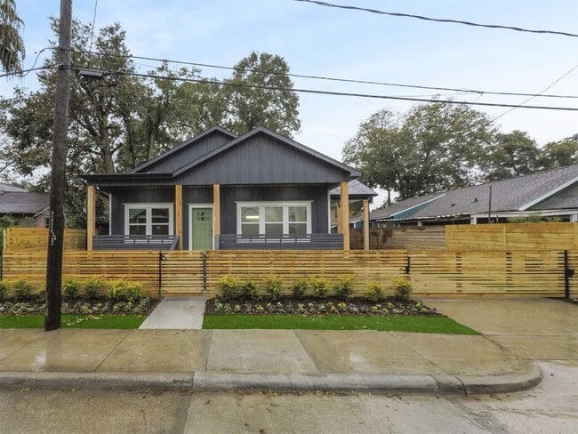 Building Photo - 1209 Tabor St Rental